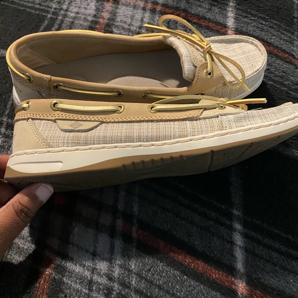 Sperry - Picture 1 of 3